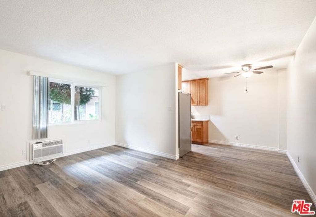 13343 Victory Boulevard 4, Van Nuys (los Angeles), CA 91401