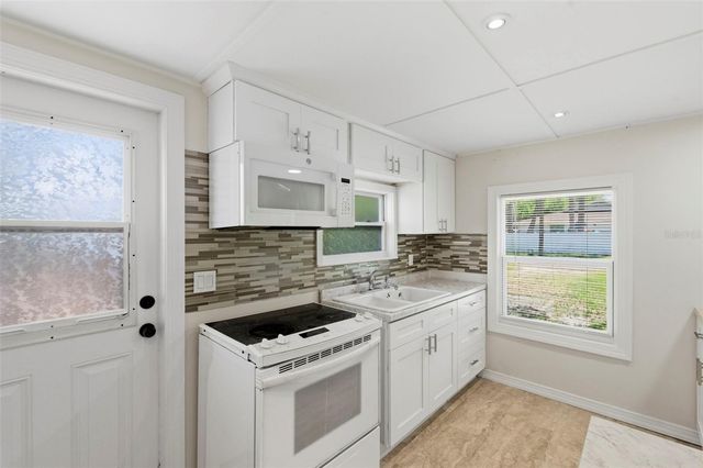 3241 LAUREL AVE, Clearwater, FL 33762