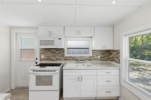 3241 LAUREL AVE, Clearwater, FL 33762