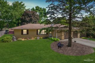 92 Neil Road, Sugar Grove, IL 60554
