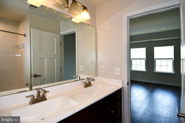 4917 CREST VIEW DR, Hyattsville, MD 20782