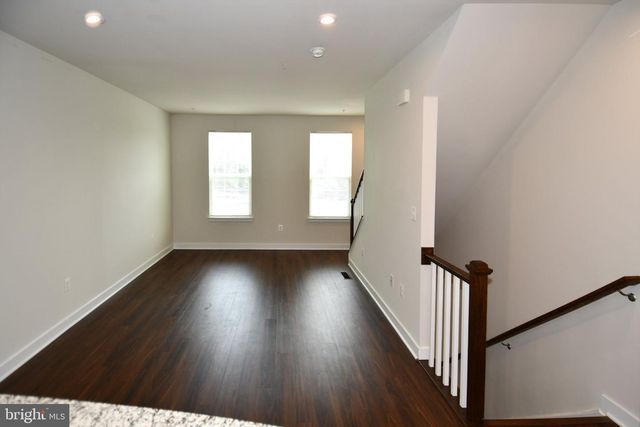 4917 CREST VIEW DR, Hyattsville, MD 20782