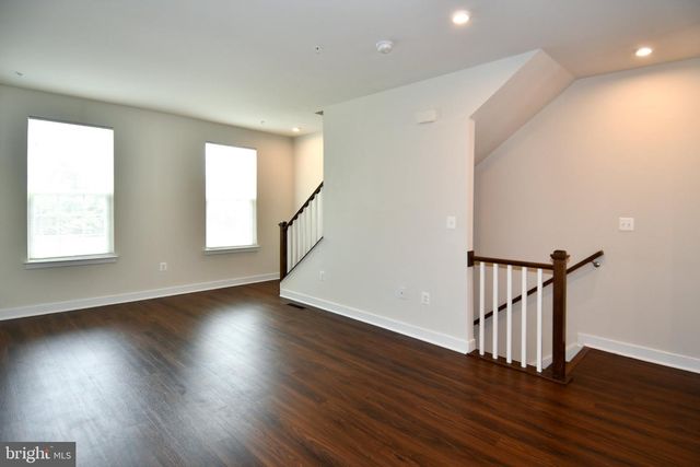 4917 CREST VIEW DR, Hyattsville, MD 20782