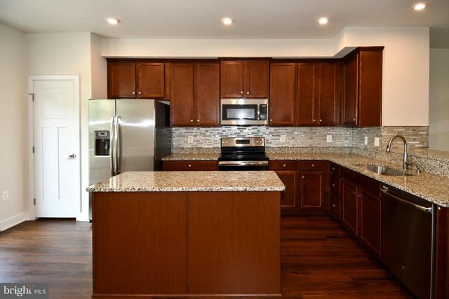4917 CREST VIEW DR, Hyattsville, MD 20782