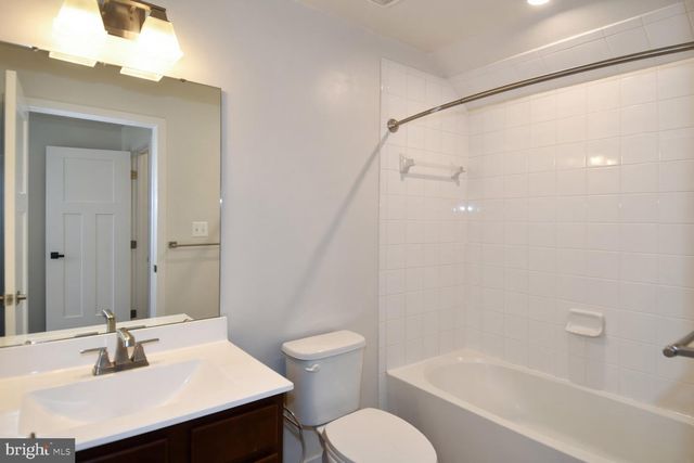 4917 CREST VIEW DR, Hyattsville, MD 20782