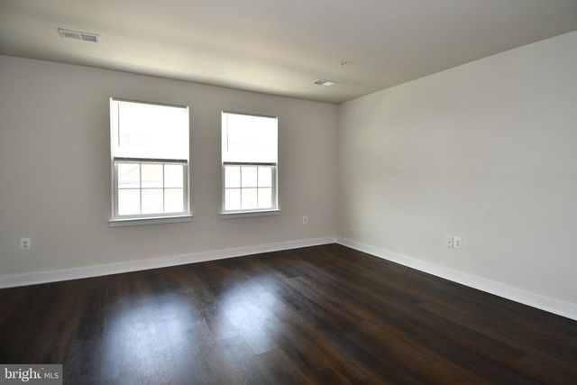 4917 CREST VIEW DR, Hyattsville, MD 20782