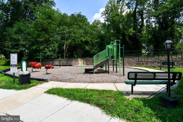 4917 CREST VIEW DR, Hyattsville, MD 20782