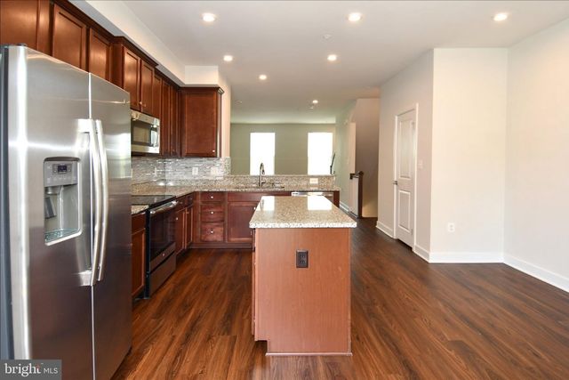 4917 CREST VIEW DR, Hyattsville, MD 20782