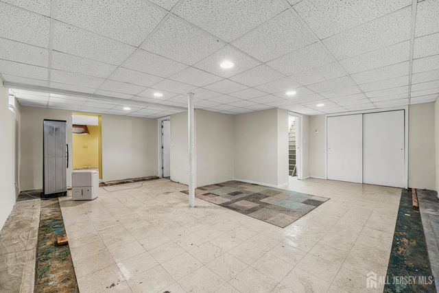 63 Rues Lane, East Brunswick, NJ 08816