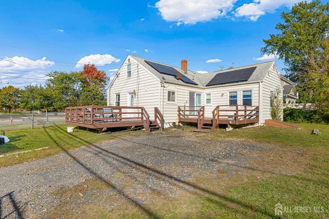 63 Rues Lane, East Brunswick, NJ 08816
