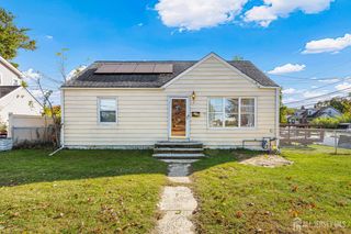 63 Rues Lane, East Brunswick, NJ 08816