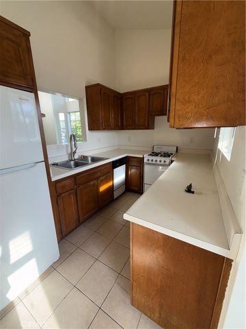 1701 Lake Street, Huntington Beach, CA 92648