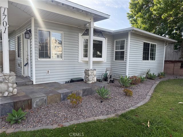 1701 Lake Street, Huntington Beach, CA 92648