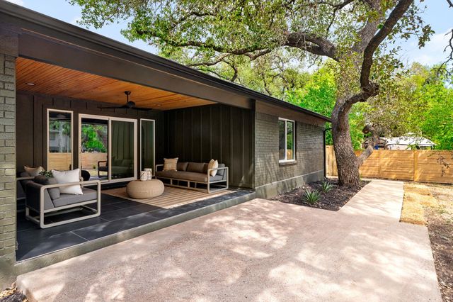 2601 Barkwood DR, Austin, TX 78748