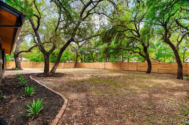 2601 Barkwood DR, Austin, TX 78748