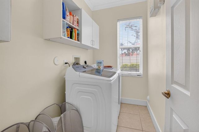 6207 Shadow Tree Lane, Lake Worth, FL 33463