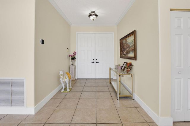 6207 Shadow Tree Lane, Lake Worth, FL 33463