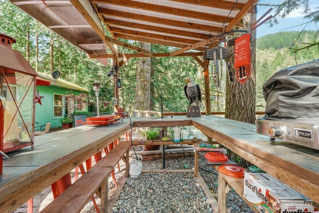 17361 Washougal River Road, Washougal, WA 98671