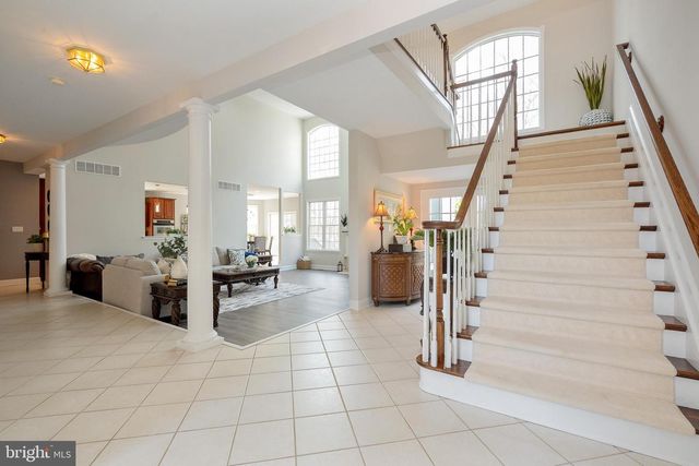 9 STONEGATE DR, Monroe Township, NJ 08831