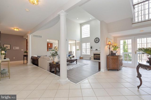 9 STONEGATE DR, Monroe Township, NJ 08831