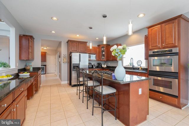 9 STONEGATE DR, Monroe Township, NJ 08831