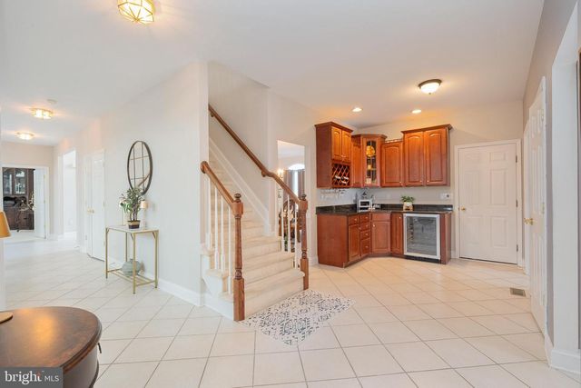 9 STONEGATE DR, Monroe Township, NJ 08831