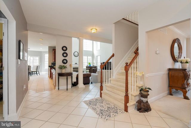 9 STONEGATE DR, Monroe Township, NJ 08831