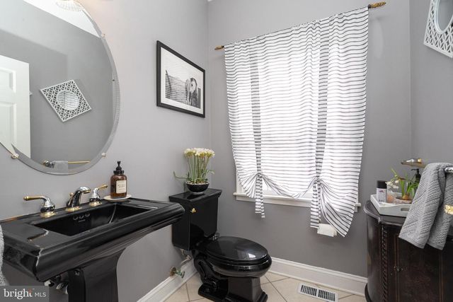 9 STONEGATE DR, Monroe Township, NJ 08831