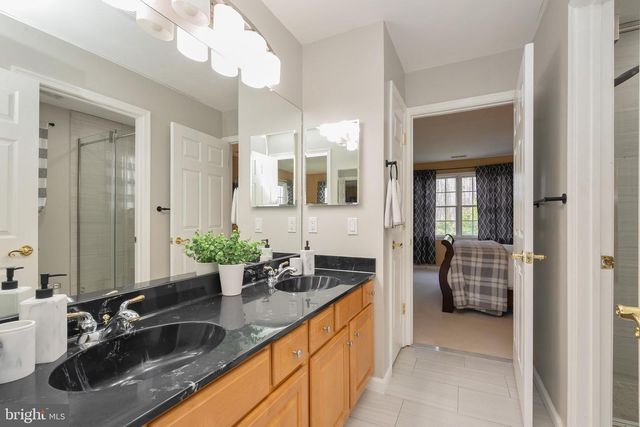 9 STONEGATE DR, Monroe Township, NJ 08831