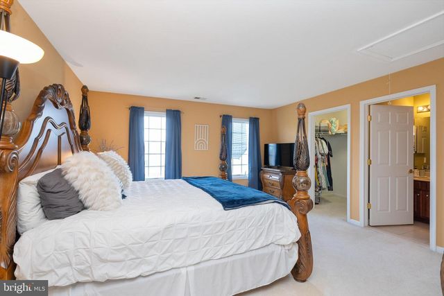 9 STONEGATE DR, Monroe Township, NJ 08831