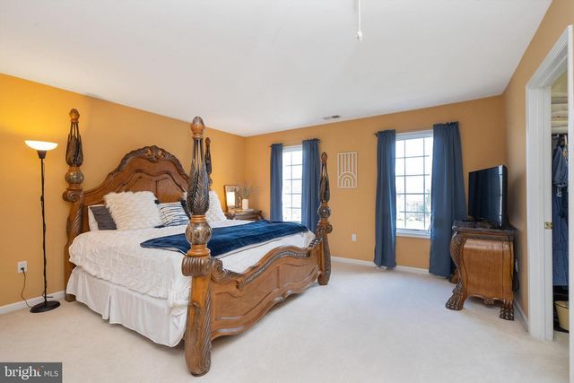9 STONEGATE DR, Monroe Township, NJ 08831