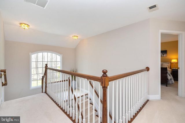 9 STONEGATE DR, Monroe Township, NJ 08831
