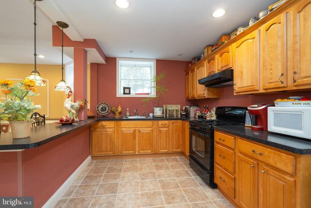 9 STONEGATE DR, Monroe Township, NJ 08831