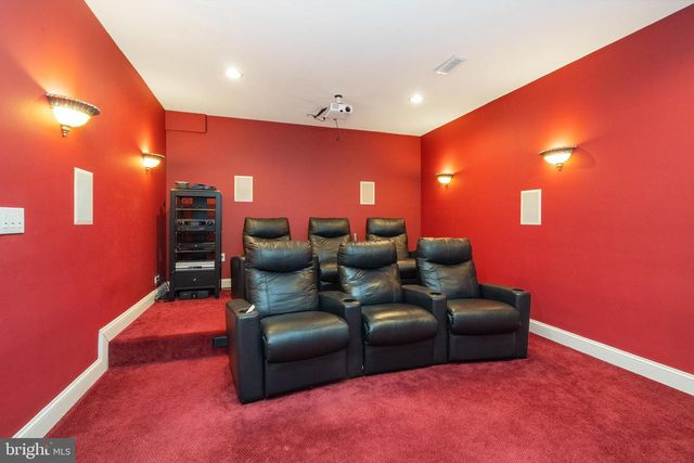 9 STONEGATE DR, Monroe Township, NJ 08831