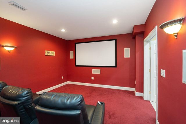 9 STONEGATE DR, Monroe Township, NJ 08831