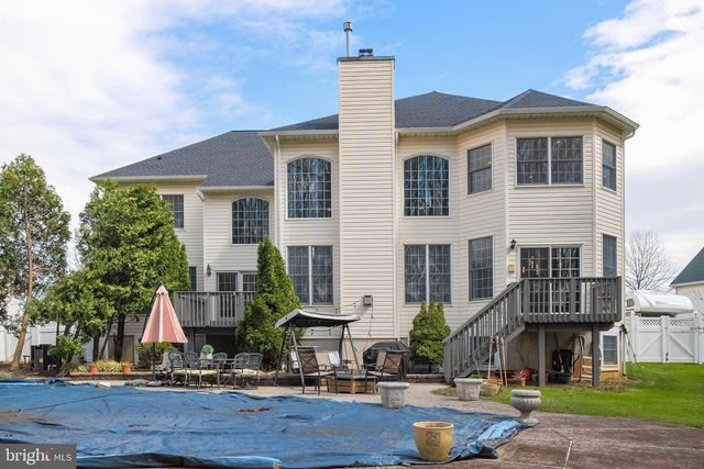 9 STONEGATE DR, Monroe Township, NJ 08831