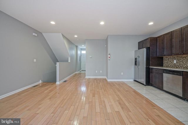 410 N WIOTA ST, Philadelphia, PA 19104