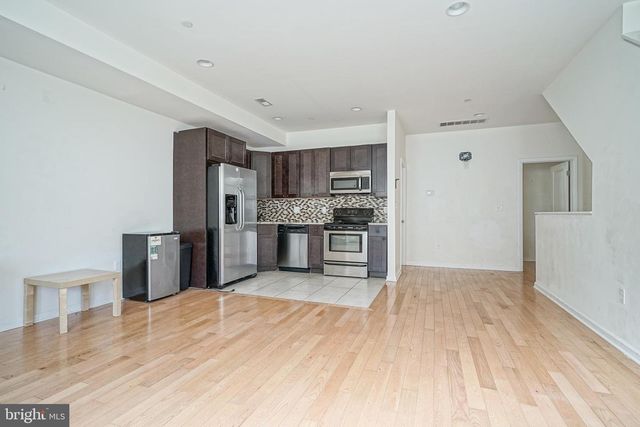 410 N WIOTA ST, Philadelphia, PA 19104