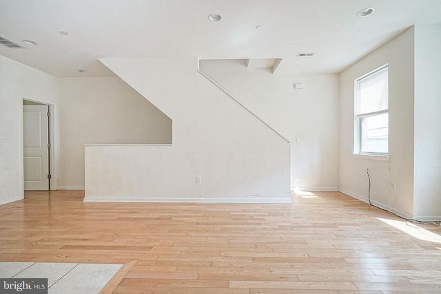 410 N WIOTA ST, Philadelphia, PA 19104