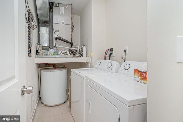 410 N WIOTA ST, Philadelphia, PA 19104