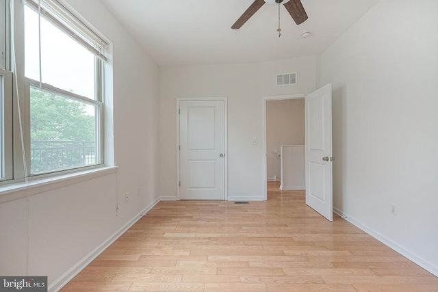 410 N WIOTA ST, Philadelphia, PA 19104