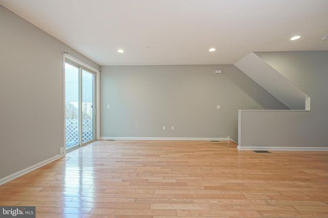 410 N WIOTA ST, Philadelphia, PA 19104