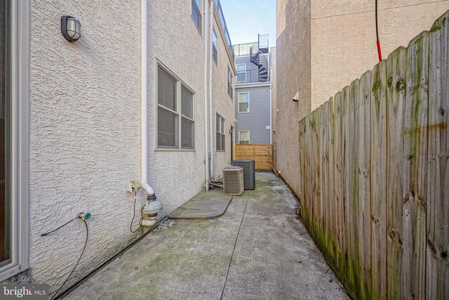 410 N WIOTA ST, Philadelphia, PA 19104
