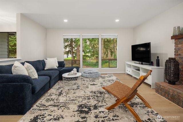 7109 NE 149th Court, Kenmore, WA 98028