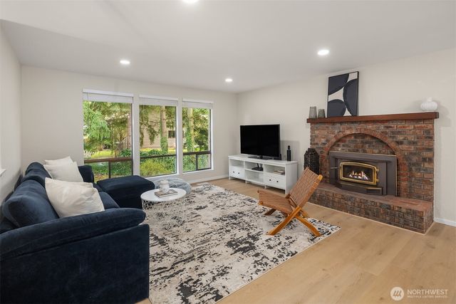 7109 NE 149th Court, Kenmore, WA 98028