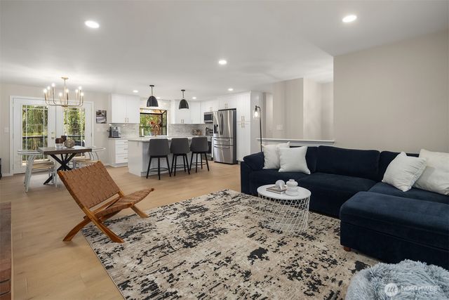 7109 NE 149th Court, Kenmore, WA 98028