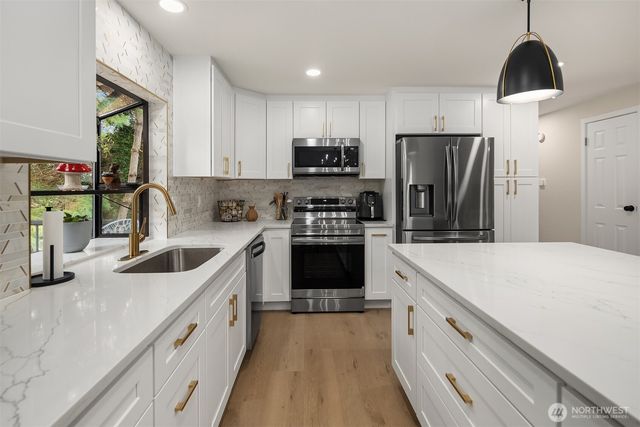 7109 NE 149th Court, Kenmore, WA 98028