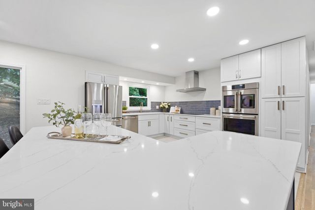 5610 SHADE TREE LN, Alexandria, VA 22310