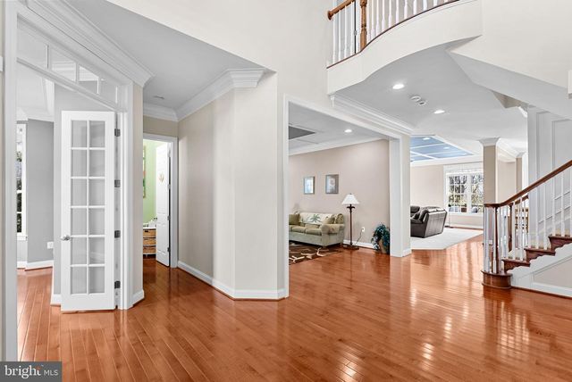 15806 WATERFORD CREEK CIR, Hamilton, VA 20158
