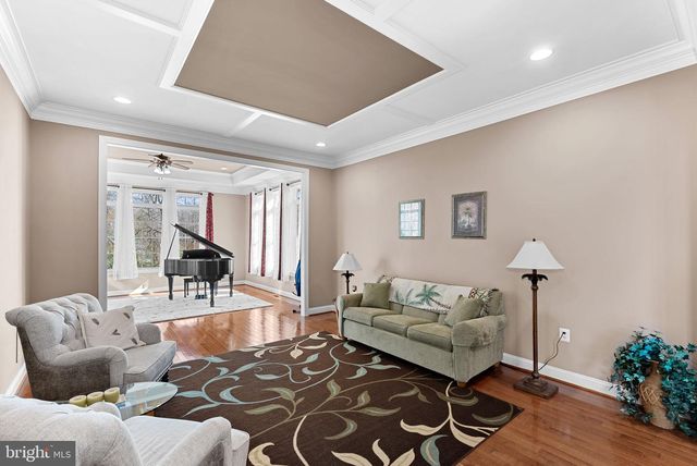 15806 WATERFORD CREEK CIR, Hamilton, VA 20158